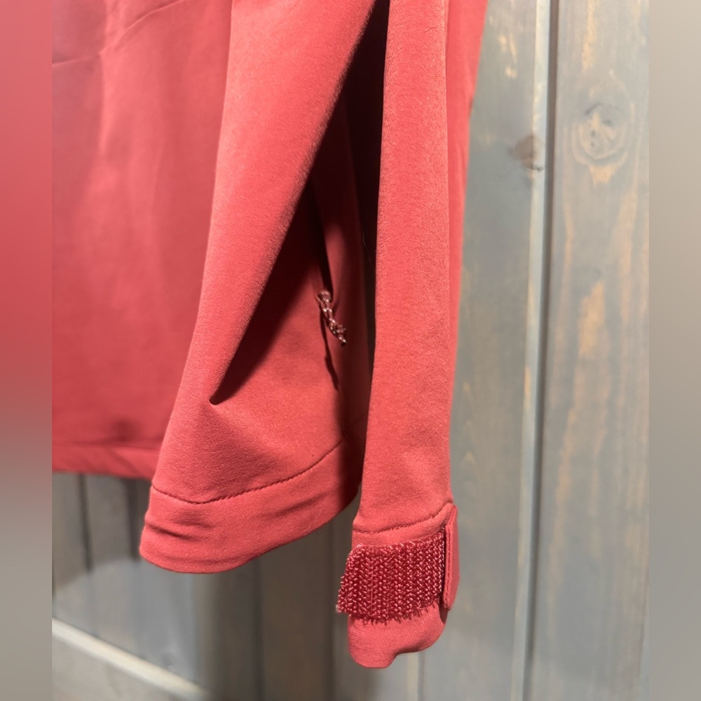 Red soft shell Jacket - Picture 4 of 9